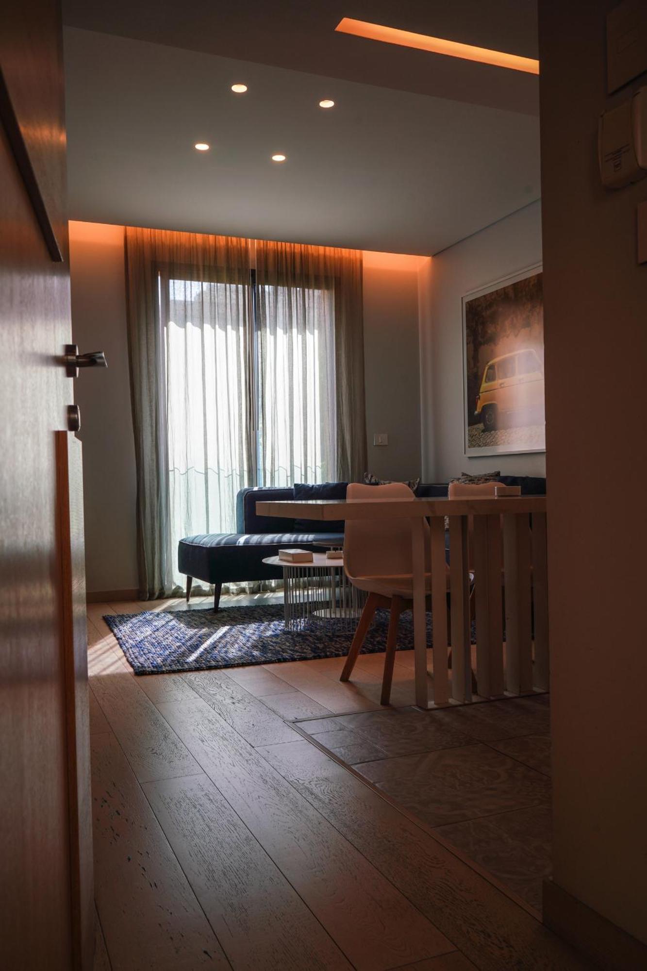 Monot Suites Beiroet Buitenkant foto