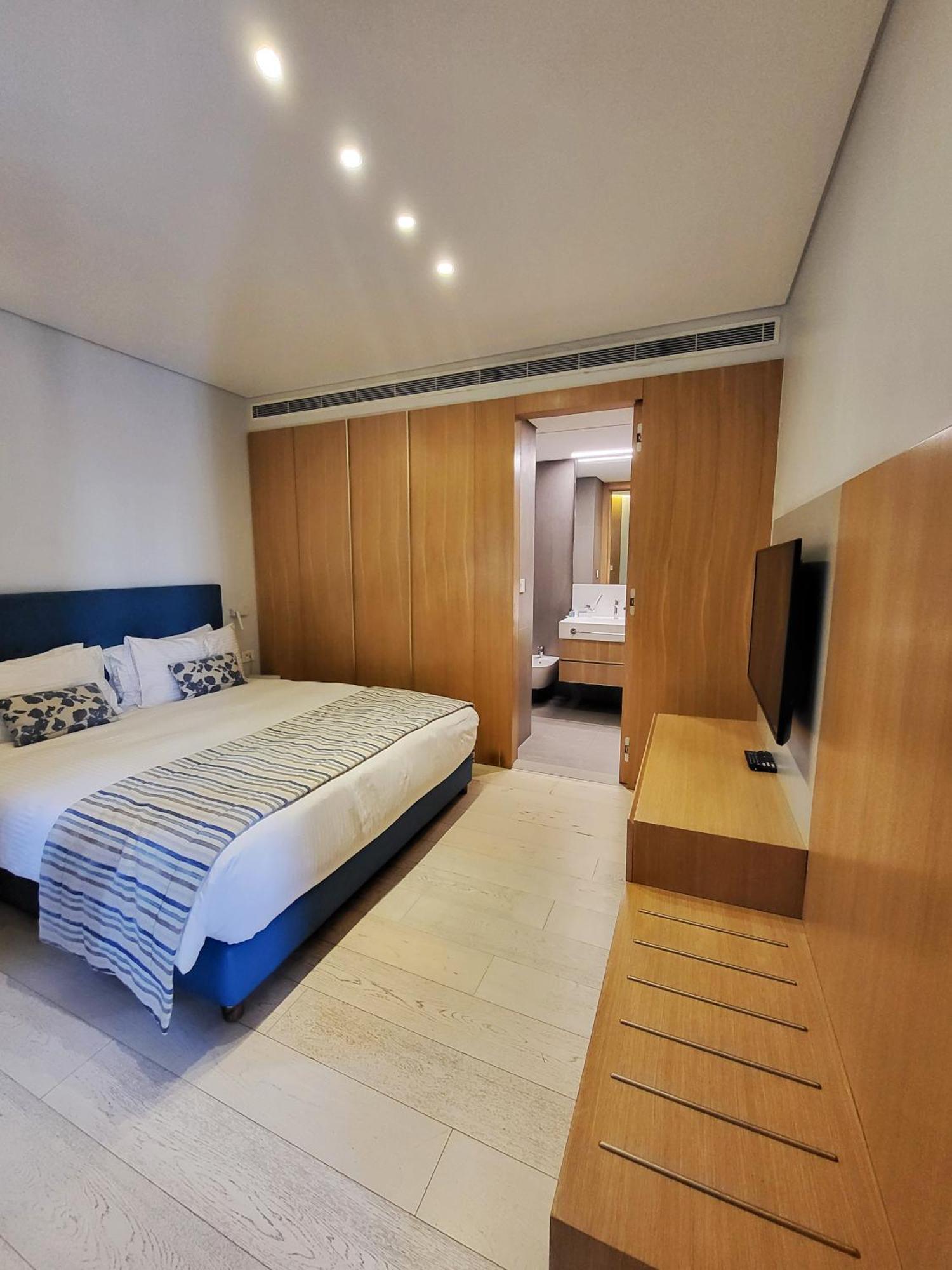 Monot Suites Beiroet Buitenkant foto