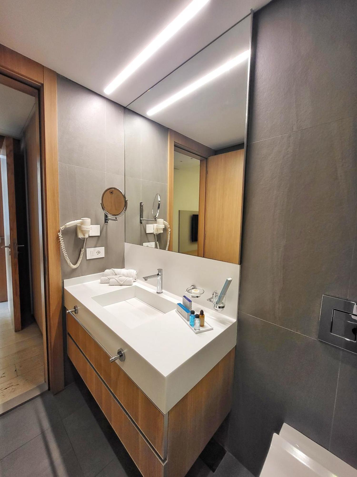 Monot Suites Beiroet Buitenkant foto
