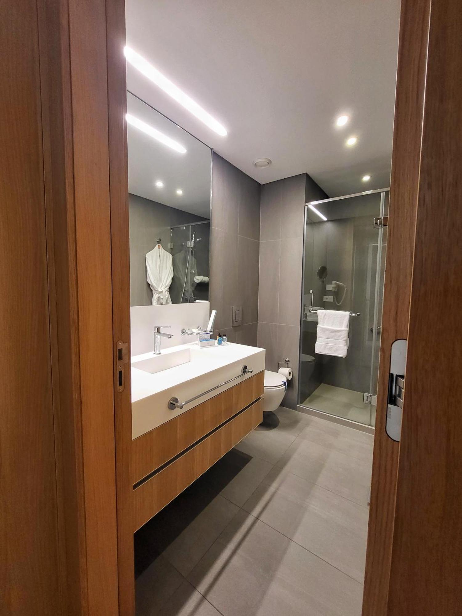 Monot Suites Beiroet Buitenkant foto